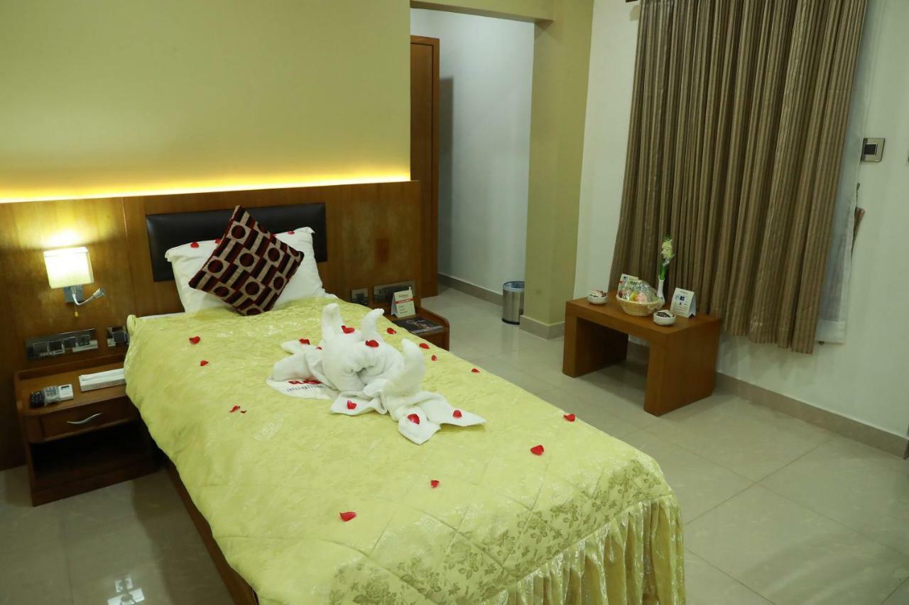 Hotel Rohini International Kallar  Exterior photo