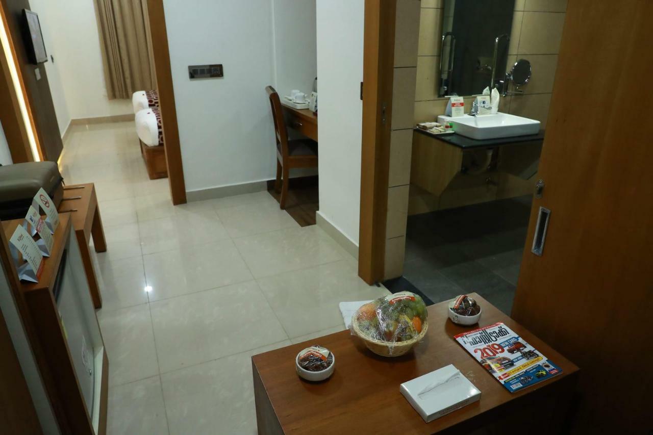 Hotel Rohini International Kallar  Exterior photo